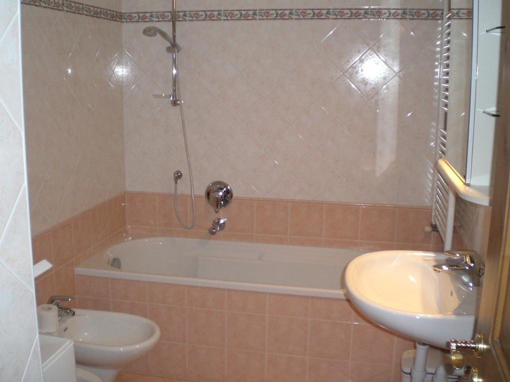 San Cristoforo Apartment Canazei Phòng bức ảnh